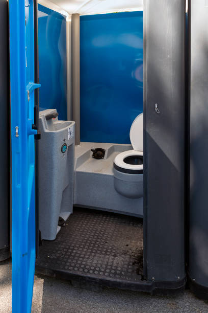 Portable Toilet Options We Offer in Warm Mineral Springs, FL